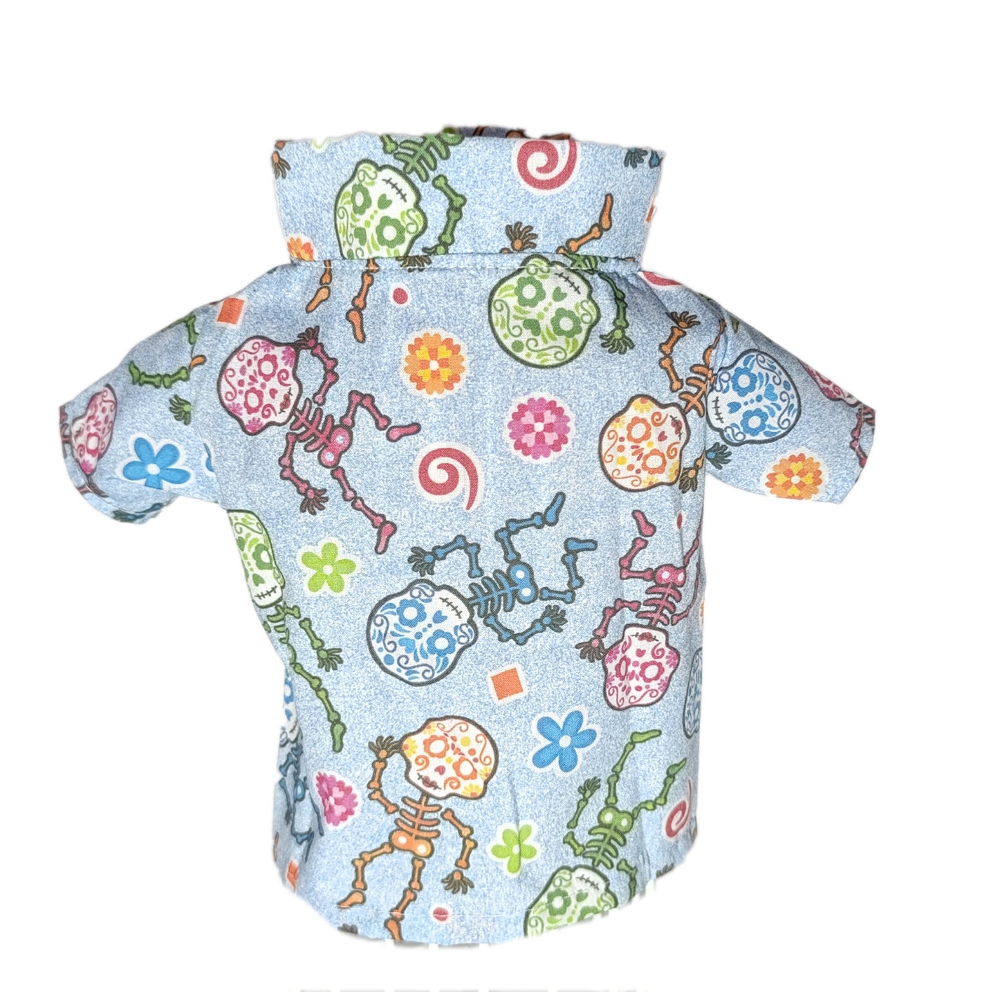 Camisa azul calaveras