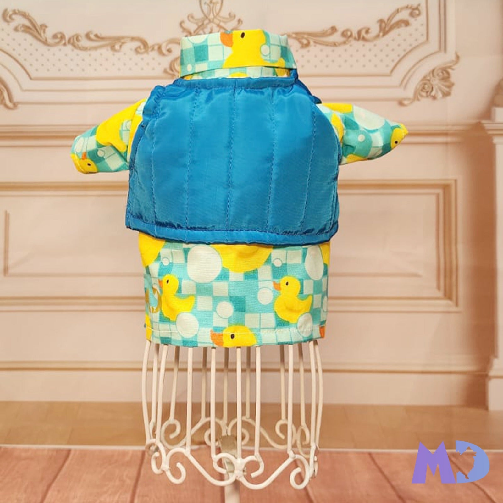 Chaleco y camisa patitos