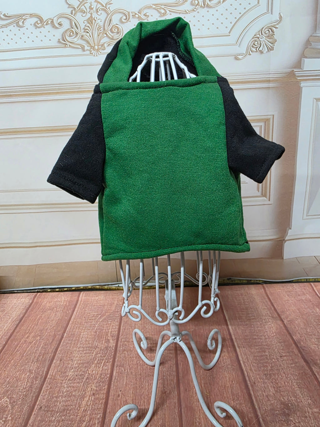 Sudadera verde con negro
