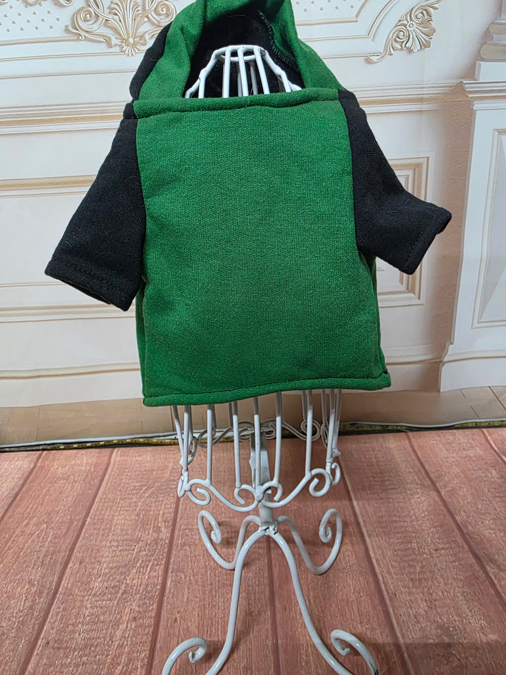 Sudadera verde con negro