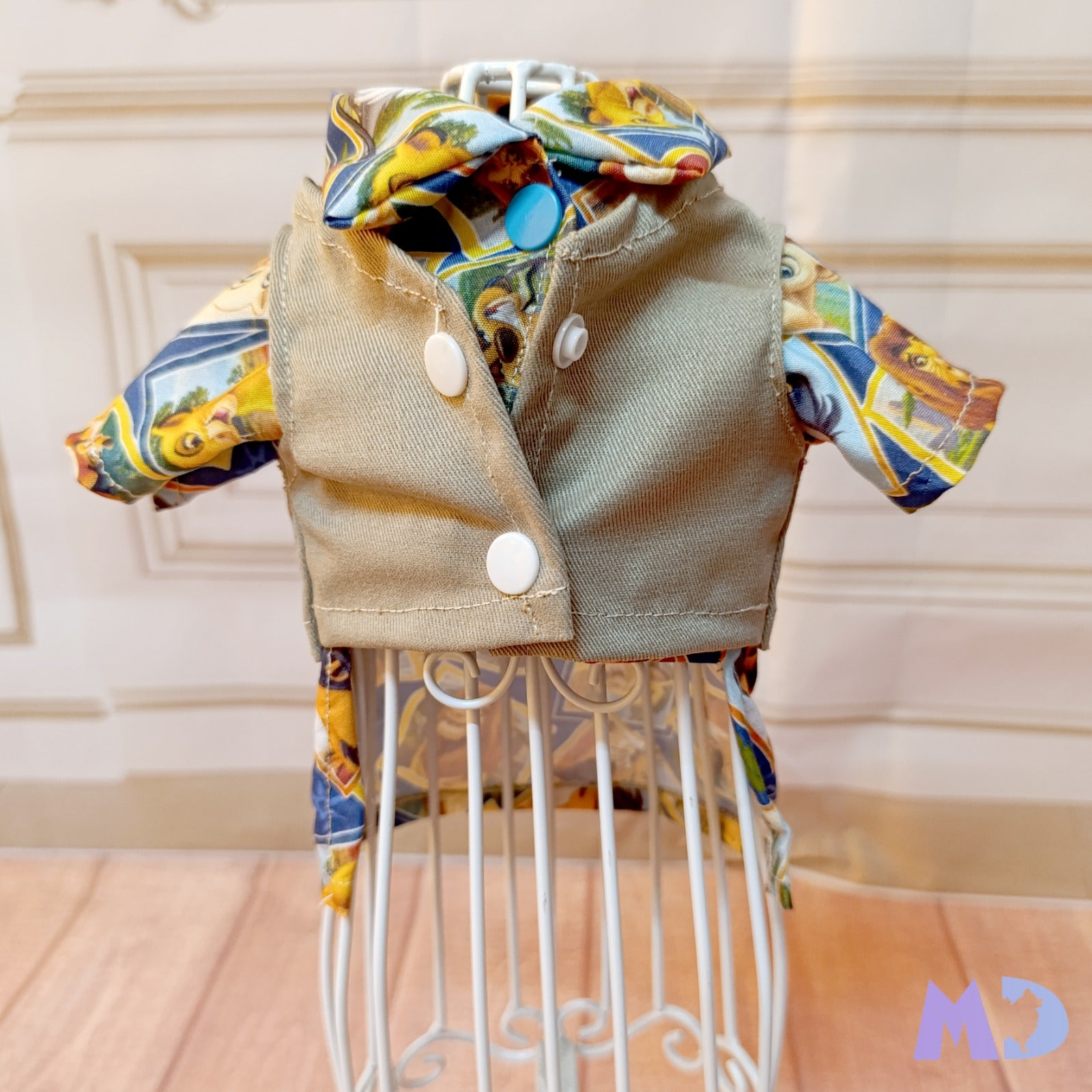 Camisa y chaleco explorador