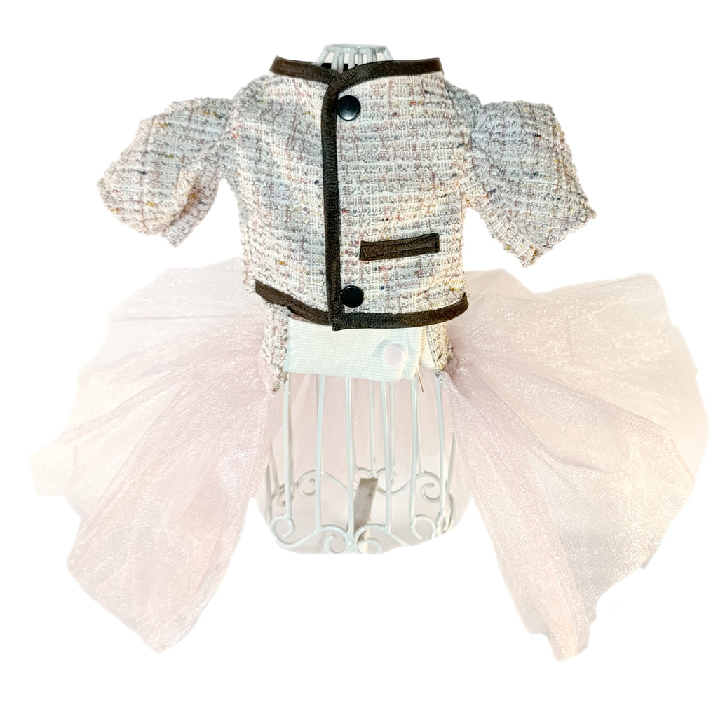 Saco con tutu tipo chanel rosa